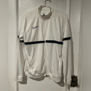 Nike men medium die fit pull over white